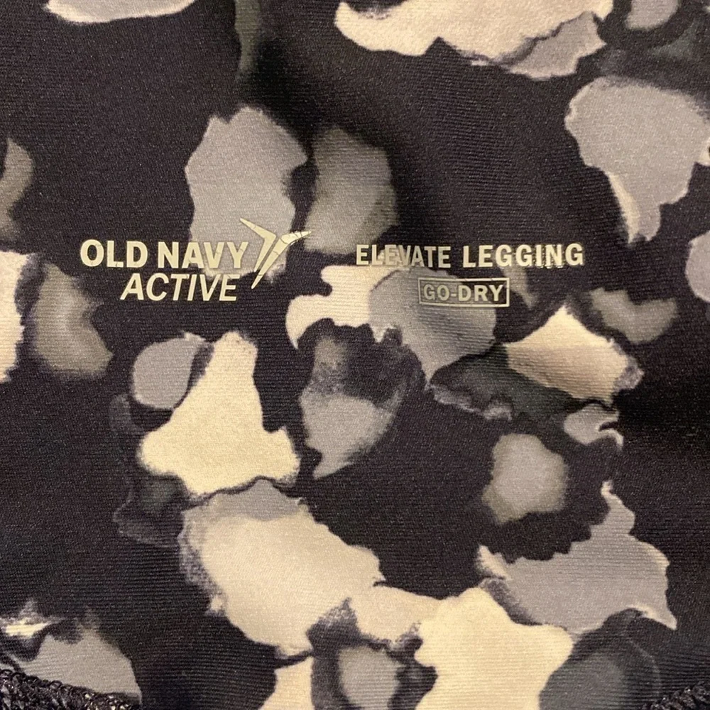 Old Navy Active Elevate Go-Dry Cropped Leggings Navy Camo Floral Side Pockets XL